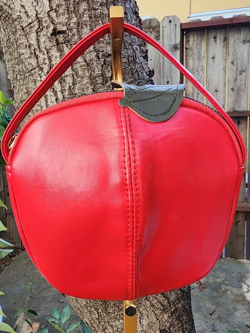 Vintage Red Apple Shape Novelty Top Handle Handbag Purse with Green Leaf